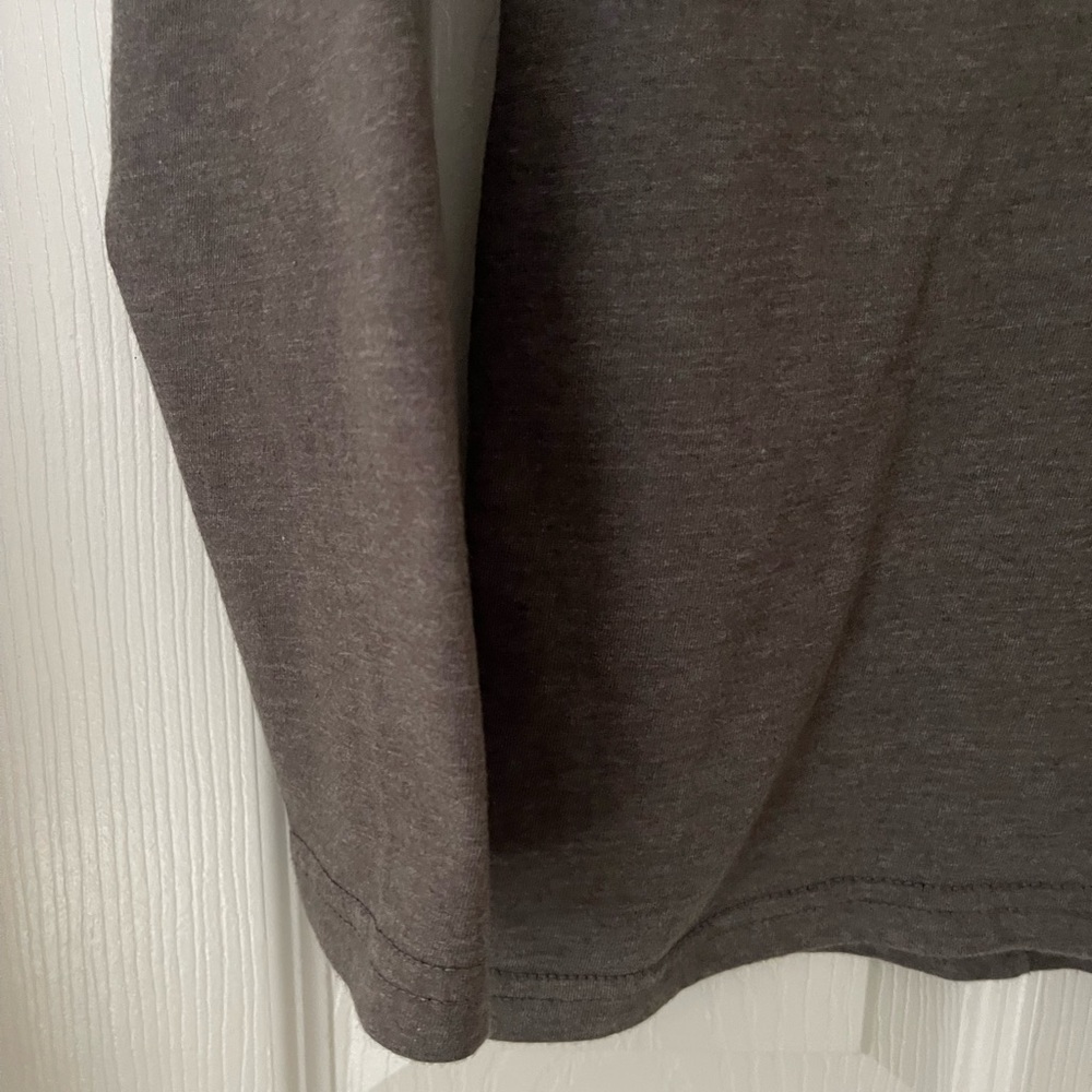 Grey tee - Picture 3 of 4